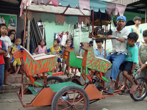 Jakartában odong-odong gyerekeknek